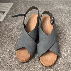 Aersoles blue / gray suede  Sandals